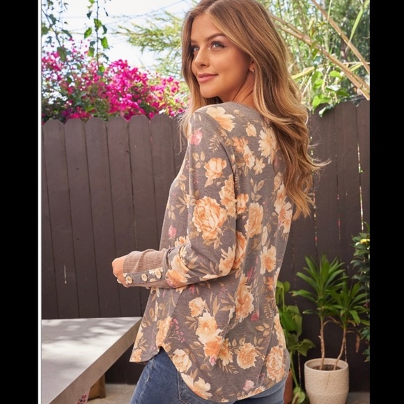 Floral Long Sleeve Top - Picture 2 of 2